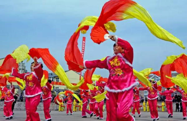 来山东过大年,看神龙舞起来,秧歌扭起来