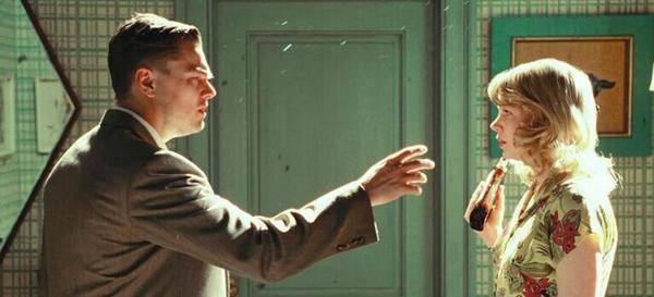 还是《禁闭岛》的小李子帅!但这种奇葩情节你