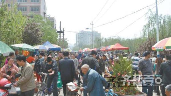 壹问|没了脏乱差心里空落落,城市大集何去何从