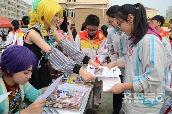 青岛v高中高中学生社团百花齐放促学生全面发励志美文高中图片