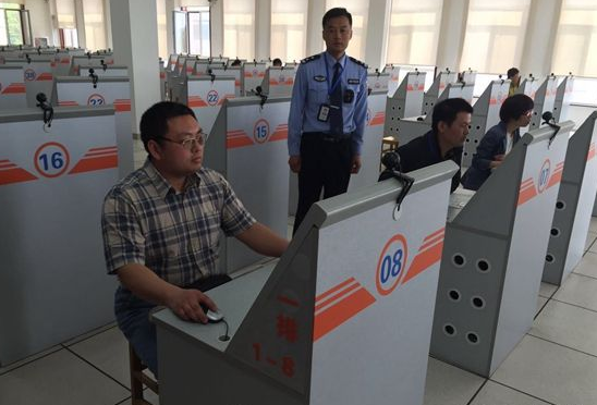 济南独眼男子十九年前被吊销执照,如今再次参