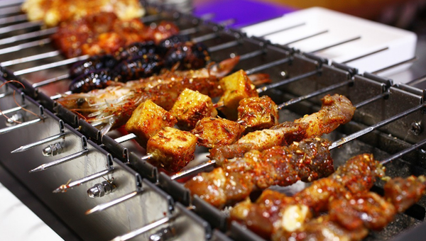 串都济南一天吃掉5吨羊肉串的实情是…