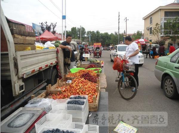 即墨寶龍大集搬新家 ，顧客不見多，路卻變堵了