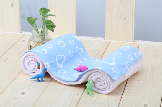 满足宝宝睡眠需求,毛巾被定型枕热卖中!