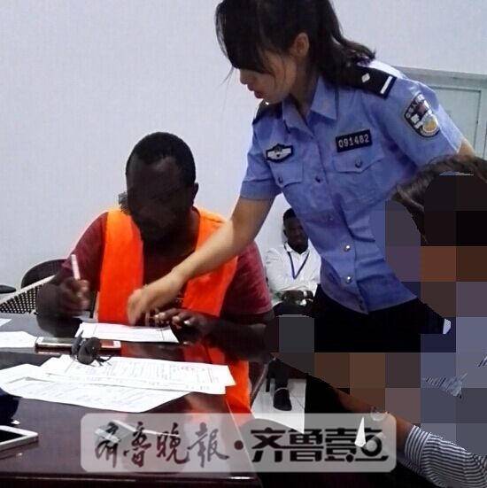 滨城警方遣返一黑外教!无合法居留许可无证