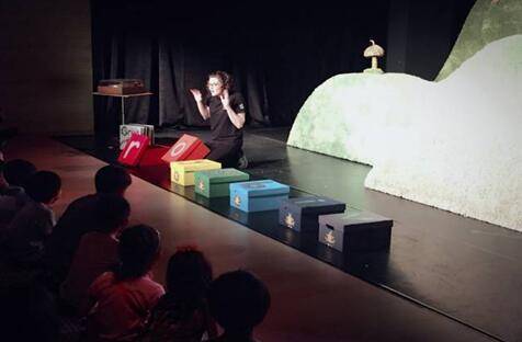 看剧学英语英孚开展戏剧主题语言俱乐部活动