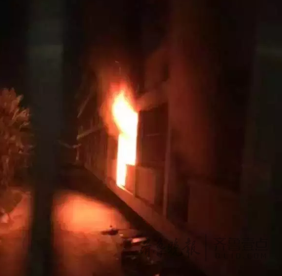 烟台大学一宿舍今晨起火,系可燃物上放蚊香人员外出