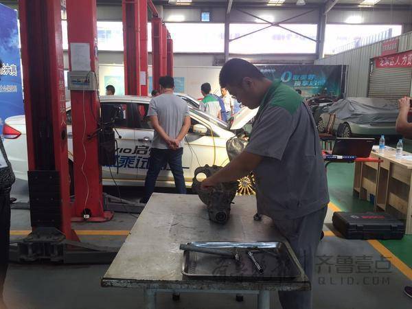 烟台芝罘区举办首届汽车修理工职业技能大赛