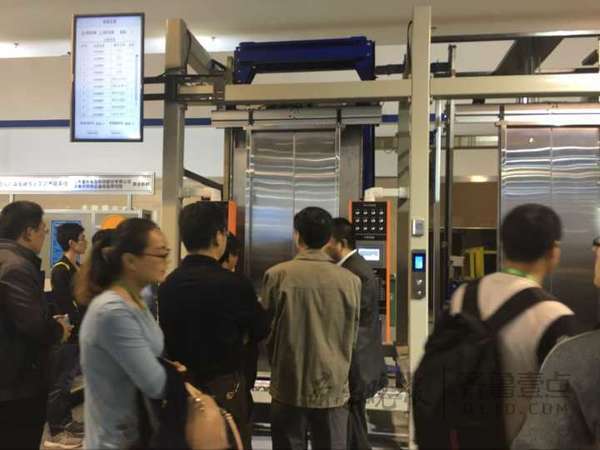 泰山国际特种设备展开幕 模拟驾驶夺人眼球(图2)