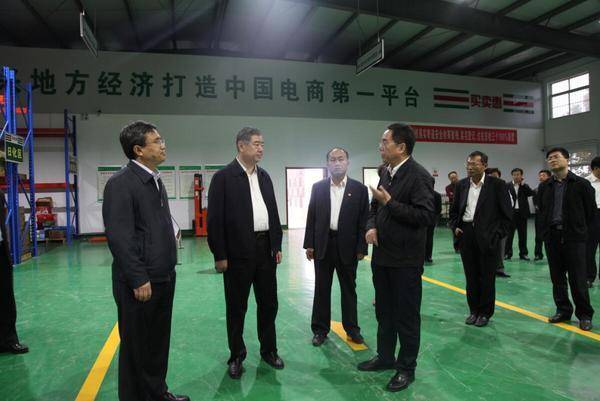 省委原副书记王军民到聊城莘县视察邮政农村电