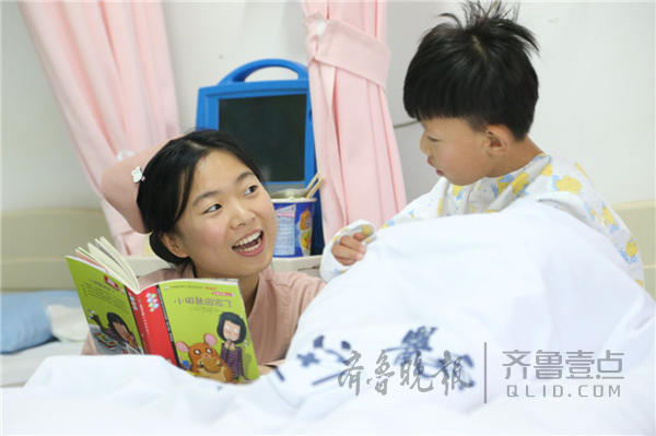 国际慈善助残手术启动首日,国内外专家为仨孩