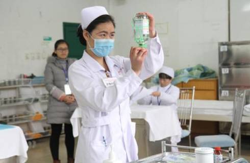 山东将培养免费医学生,每年发放生活补贴4000