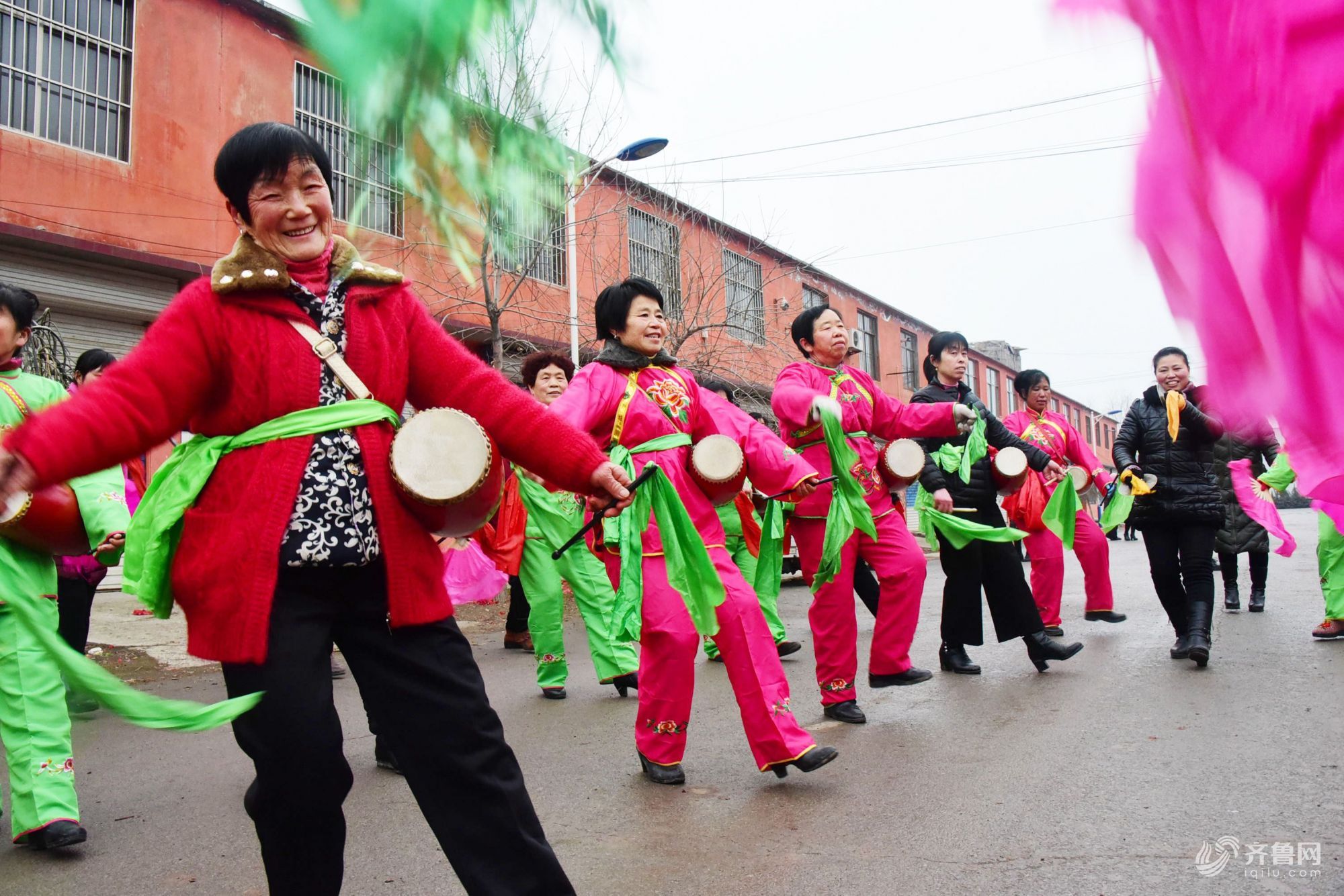 茌平:敲锣打鼓庆新春 欢欢喜喜过大年