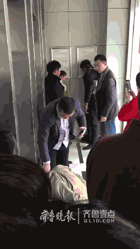 章丘有人抢银行被警察当街抓获?都传疯了!真相是