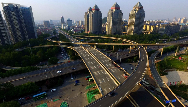 济南燕山立交桥链接二环南高架路改造工程航拍视频