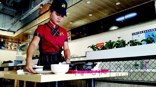 为凑大学学费,宁阳女孩早上4点多出门一天打两份工