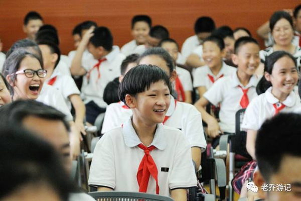 "蝴蝶行动"了!小学生喜笑颜开