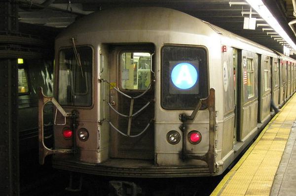 纽约地铁也不说"女士们先生们"了