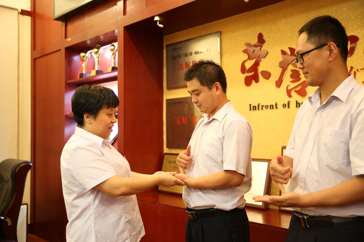 农行滨州分行营业部创建银行业五星级网点(二