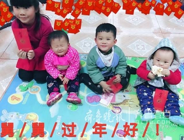 舅舅在给外甥的红包上写下藏头诗,满满都是爱