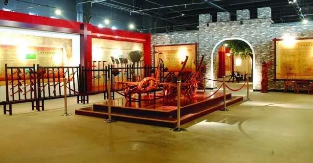 金丝小枣博物馆占地面积约16000平米,为目前中国最大,最全的弘扬红枣