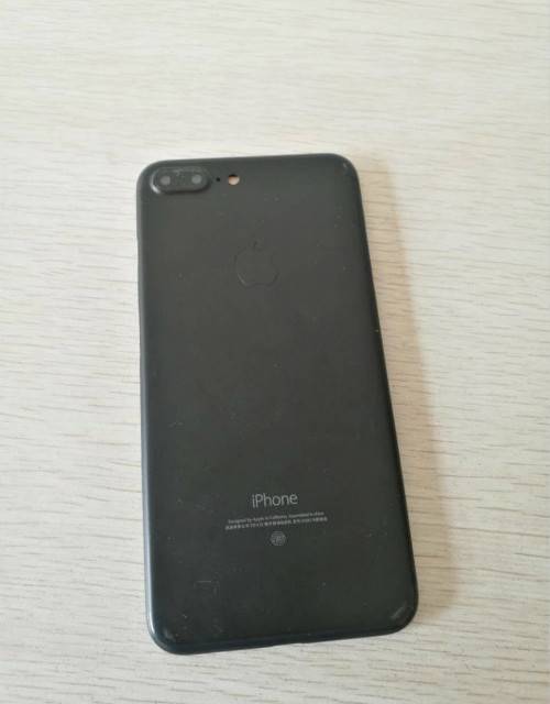 贪便宜!高中生真手机换来假苹果